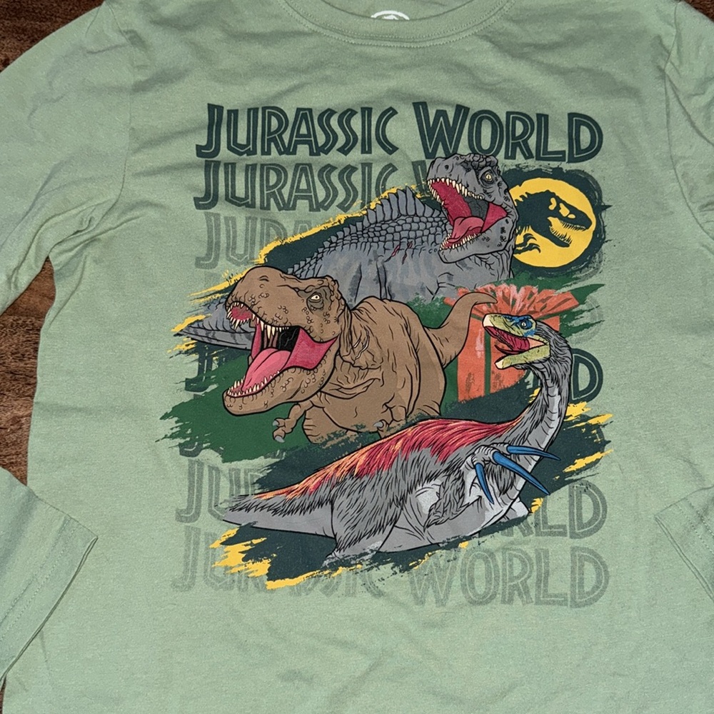 Jurassic world boys tee size xl - Picture 2 of 2